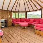 Ballywilliam House Kinsale,sleeps 32 Guests, 8 Mins To Town, 14 Night Minimum * Kinsale