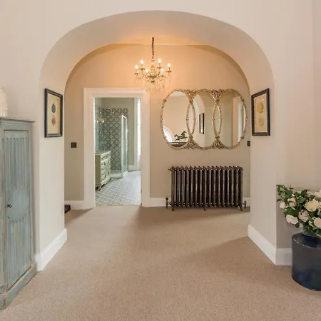 Ballywilliam House Kinsale,sleeps 32 Guests, 6 Bathrooms , 8 Minutes Drive To Town *