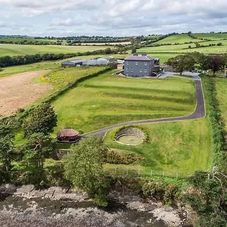 Ballywilliam House Kinsale,sleeps 32 Guests, 6 Bathrooms , 8 Minutes Drive To Town 度假居 金塞尔