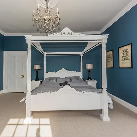 Ballywilliam House Kinsale,sleeps 32 Guests, 8 Mins To Town Hosted By Exquisite Homes