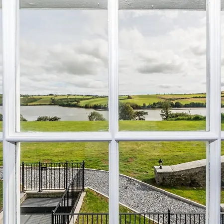 Ballywilliam House Kinsale,sleeps 32 Guests, 6 Bathrooms , 8 Minutes Drive To Town * 金塞尔