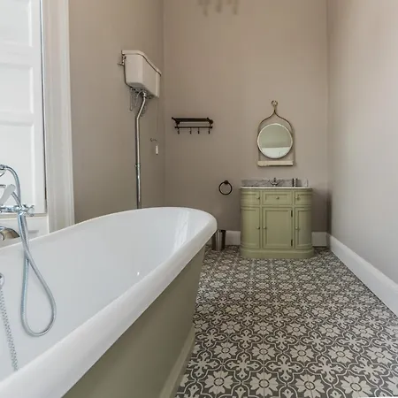 Ballywilliam House Kinsale,sleeps 32 Guests, 8 Mins To Town Hosted By Exquisite Homes * كينسالي