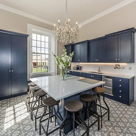 بيت للعطل Ballywilliam House Kinsale,sleeps 32 Guests, 8 Mins To Town Hosted By Exquisite Homes كينسالي