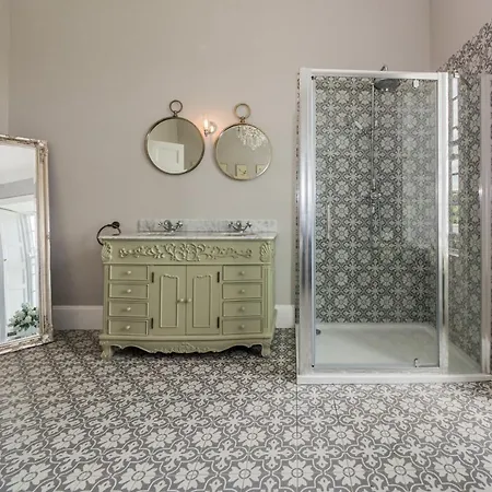 بيت للعطل Ballywilliam House Kinsale,sleeps 32 Guests, 8 Mins To Town Hosted By Exquisite Homes