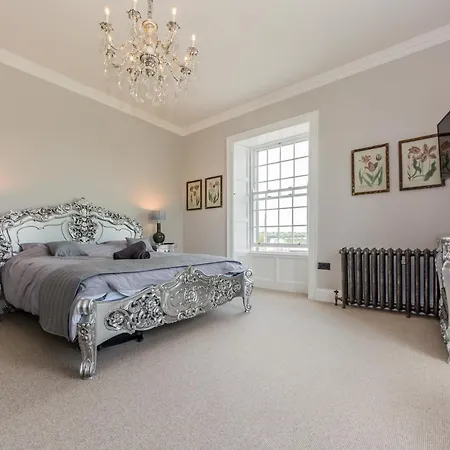 Ballywilliam House Kinsale,sleeps 32 Guests, 6 Bathrooms , 8 Minutes Drive To Town *
