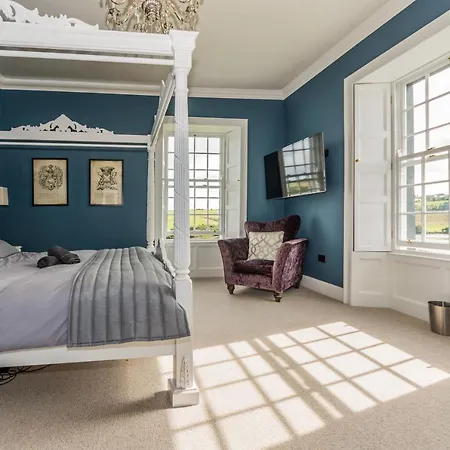 度假居 Ballywilliam House Kinsale,sleeps 32 Guests, 6 Bathrooms , 8 Minutes Drive To Town *