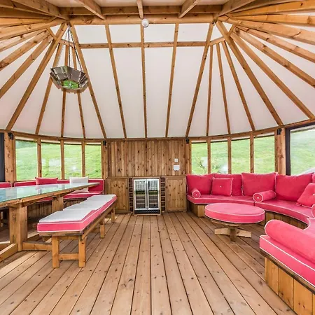 Ballywilliam House Kinsale,sleeps 32 Guests, 8 Mins To Town Hosted By Exquisite Homes بيت للعطل كينسالي