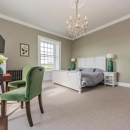 Ballywilliam House Kinsale,sleeps 32 Guests, 6 Bathrooms , 8 Minutes Drive To Town 度假居 *