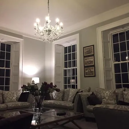 Ballywilliam House Kinsale,sleeps 32 Guests, 6 Bathrooms , 8 Minutes Drive To Town 度假居