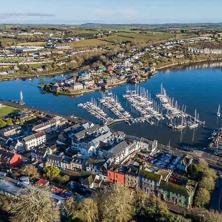 Ballywilliam House Kinsale,sleeps 32 Guests, 8 Mins To Town Hosted By Exquisite Homes * كينسالي