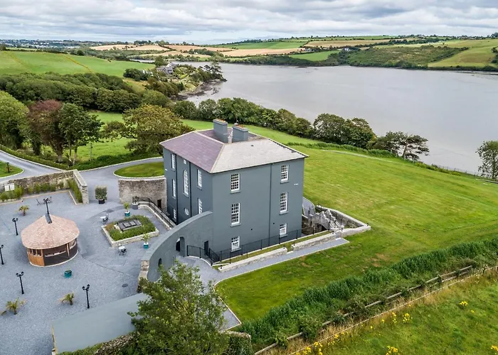Ballywilliam House Kinsale,sleeps 32 Guests, 8 Mins To Town, 14 Night Minimum *