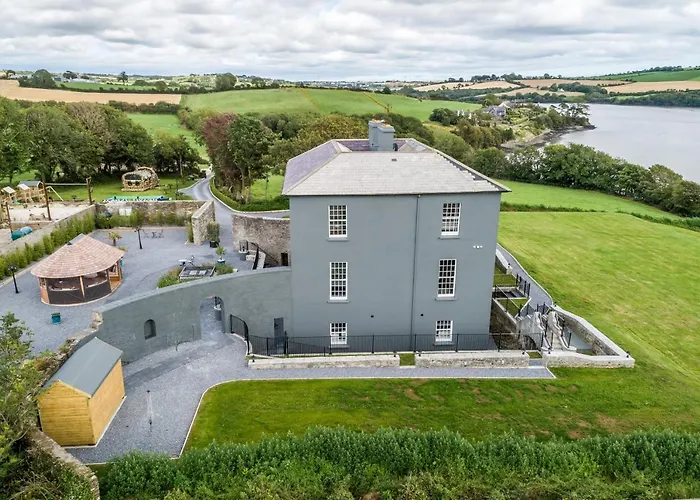 Ballywilliam House Kinsale,sleeps 32 Guests, 8 Mins To Town, 14 Night Minimum *