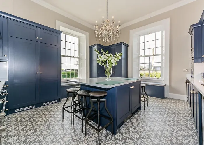 Ballywilliam House Kinsale,sleeps 32 Guests, 8 Mins To Town, 14 Night Minimum * Κινσέιλ