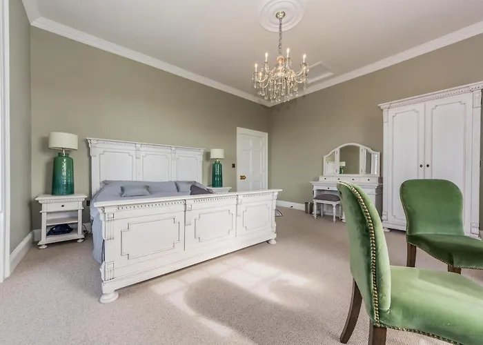 Ballywilliam House Kinsale,sleeps 32 Guests, 8 Mins To Town, 14 Night Minimum Κινσέιλ
