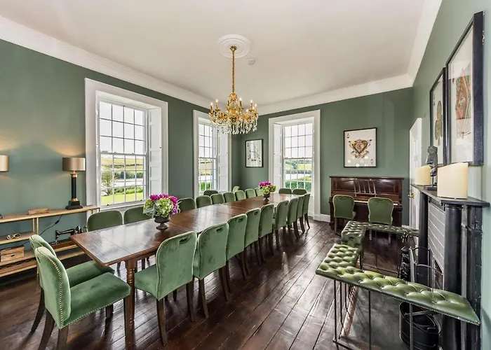 Σπίτι διακοπών Ballywilliam House Kinsale,sleeps 32 Guests, 8 Mins To Town, 14 Night Minimum Κινσέιλ