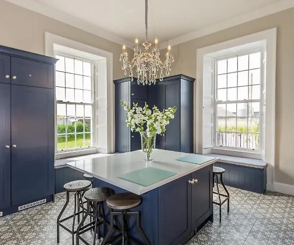 Σπίτι διακοπών Ballywilliam House Kinsale,sleeps 32 Guests, 8 Mins To Town, 14 Night Minimum