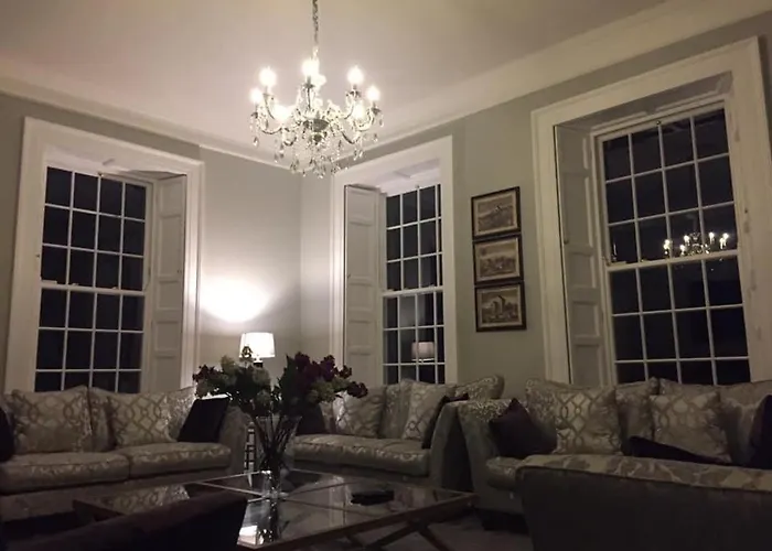 Ballywilliam House Kinsale,sleeps 32 Guests, 8 Mins To Town, 14 Night Minimum Dom wakacyjny