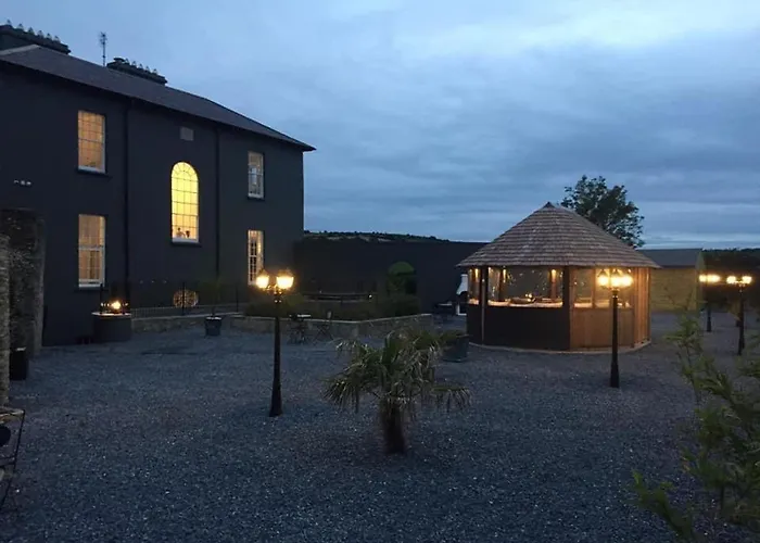 Ballywilliam House Kinsale,sleeps 32 Guests, 8 Mins To Town, 14 Night Minimum Ferienhaus Kinsale